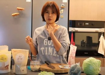 “건강 챙길 나이”…신애라·차인표, 아침마다 꼭 먹는 이것