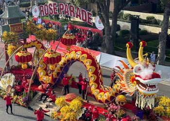 새해 첫날 로즈 퍼레이드, 장미 몇 송이 필요할까?