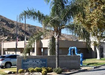 리버사이드 교도소 크리스마스 무슨 일? … 수감자 사망