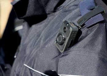 ‘매장 절도 기승’ 월마트, 직원들에 보디 카메라 장착