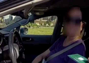 [화제] “교통티켓 대신 기프트 카드”에 운전자 ‘울컥’ 감동 … 풀러튼 경찰의 크리스마스(영상)