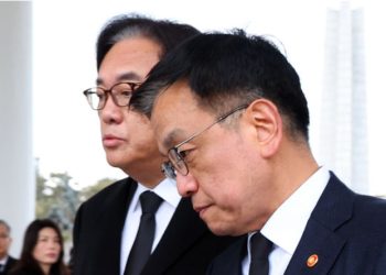 정진석 비서실장 등 대통령실 고위참모 전원 사의 … 최대행에 반발