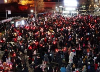 공수처, 윤석열 체포영장 집행 임박… 관저 근처 “구속·파면” 촉구