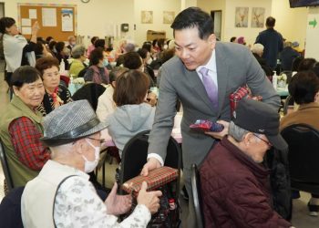 로버트 안 LA 한인회장, 새해 맞아 한인 어르신들에 위로와 존경