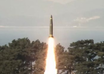 가디언, “트럼프 재집권, ‘한국 자체 핵무장’ 힘 받을 것”