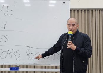 [화제] “영어 귀에 쏙쏙” 시니어센터 영어교실, 첫 원어민 선생님