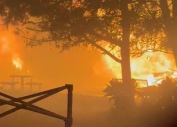 (2보) LA 팰리세이즈 산불, 시속 100마일 강풍에 속수무책 확산