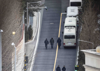 체포영장 재집행 앞두고 대치격화…민주 “장갑차·헬기 다 동원하라”