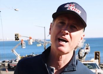 트럼프 “캘리 공무원들, 화재 진압 무능” … 뉴섬 “와서 직접 봐라”