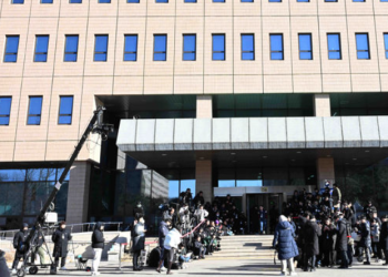 공수처 앞 60대 남성 분신 … 윤 지지자 추정