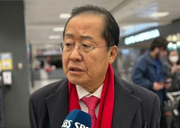 트럼프 만난다던 홍준표, 취임식장 들어가지도 못해