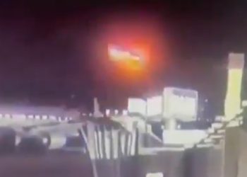 워싱턴D.C서 여객기와 블랙호크 공중충돌, 포토맥강 추락 … 67명 전원 구조자 없어(영상)