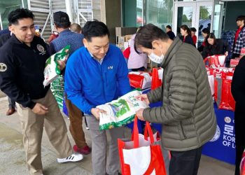 LA 한인회, 산불 피해 지역서 설날 푸드뱅크 행사