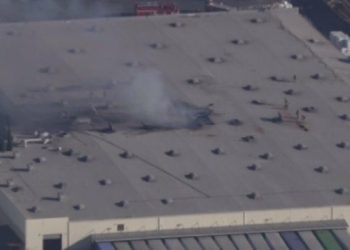 풀러튼서 경비행기 대형 창고건물 추락, 21명 사상 참사