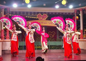 김응화 무용단,  디즈니 무대서 한국 전통춤 우아함 선사