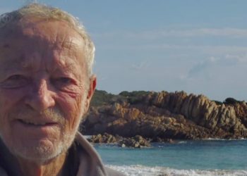 “도시생활 염증”…무인도 32년 ‘로빈슨 크루소’ 숨져