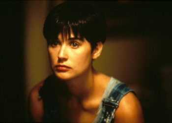 선혈낭자 ‘전라격투’ 데미 무어, 첫 골든글로브