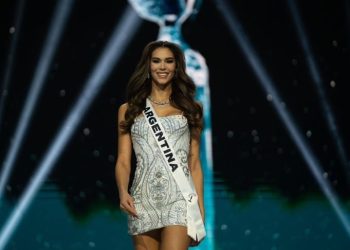 “이 대회 조작됐다” 주장 미스 유니버스, 왕관 박탈