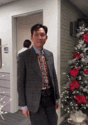 토크쇼 한국어 환대에 ‘덩실덩실’ 춤 이정재 화제 (영상)