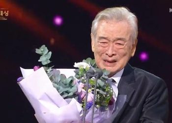 [화제] 90세 이순재의 눈물 “오래 사니 이런 날도”