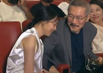 김민희, 임신 중 여우주연상 수상했나…홍상수와 스킨십