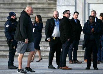 트럼프 취임식 반바지 차림 이 남성 … 누구길래?