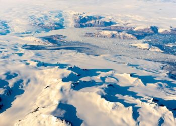 “지구 온난화 사기극” 주장 트럼프, 그린란드 가치상승 주목