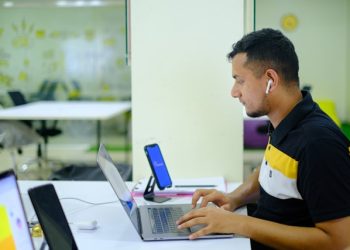 “직장은 행복한 곳”…복권당첨돼도 회사 다닌다는 ‘나라’