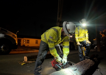 6만 3천 가구 여전히 정전 .. 산불 이후 53만 가구 복구