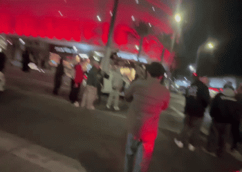 LA서 무인택시 집단공격 사건 발생 … 베벌리센터 앞(영상)