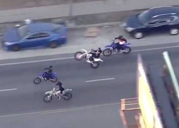 [화제] ‘프리웨이 난폭운전’ 오토바이 무리들, 경찰 헬기 추격 따돌리고 사라져