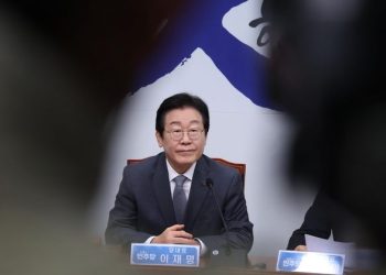 정권교체 여론 50%인데 이재명 지지율 30%대 … 왜 민심 흡수 못하나