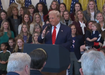 트랜스젠더 여성 스포츠 출전 못한다 …트럼프, 행정명령 서명