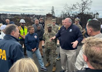 산불피해 복구속도 … 환경청장 등 연방 관계자들 피해지역 방문
