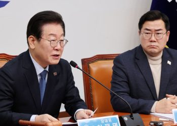 “유시민 뇌 썩었다” 맹비난한 김재섭…”이재명 도전하면 모두 절멸”