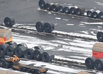 한국, 트럼프 관세 날벼락 … 3월12일부터 철강 25% 관세부과”