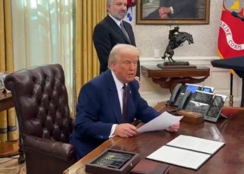 트럼프, 상호관세 도입 서명 … 한국도 사정권