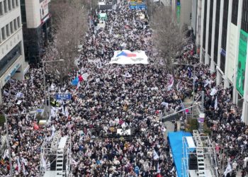 광주 금남로서 탄핵 찬반 집회 …인파운집 ‘세 대결’