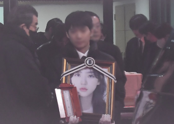 김새론, 유족 오열 속 영면…천재소녀 안녕