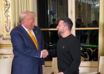 트럼프 “독재자 젤렌스키, 서둘러라 나라 잃는다”