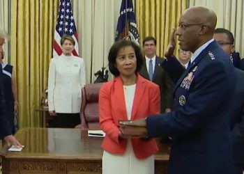 트럼프, 두번째 흑인 합참의장 찰스 브라운 장군 해임