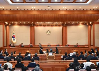 윤 탄핵 최종변론 … “이재명 월담 저지 안해” 영상공개