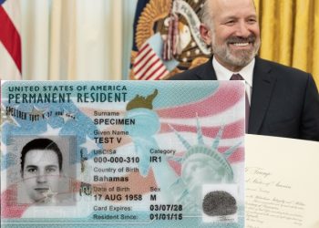 “500만달러 영주권 카드, 25만명 신청 대기 중”