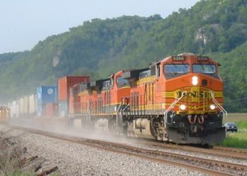 열차강도까지 날뛰는 캘리포니아, 사막서 11명 체포 … 나이키 200만 달러 털려