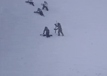 몰려든 인파에 리프트 못탄 스키어들 진풍경(영상)