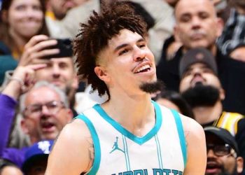 NBA 레이커스, 르브론·돈치치 출격에도 샬럿에 덜미