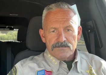 [이사람] 친트럼프 셰리프 국장, 개빈 뉴섬에 도전장