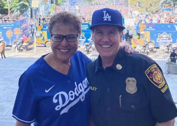 “한때 좋았는데…” 전격 해고 크롤리 전 LA 소방국장, 복귀 시도