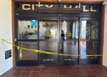 연방검찰, 헌팅턴파크 시장 자택 급습 … 공금횡령 부패혐의