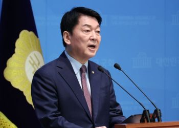 안철수 “무지한 이재명, AI가 붕어빵 기계인 줄 아나”